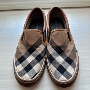 Burberry slip on tennis shoes, Burberry plaid, size 8